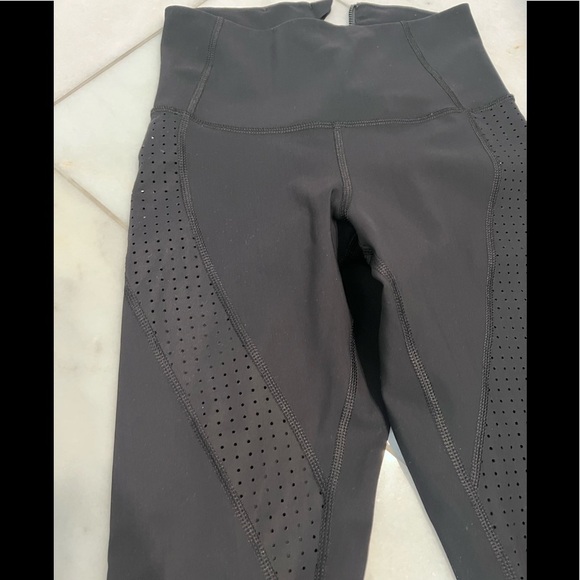 Lululemon pants. A11 - Picture 5 of 6